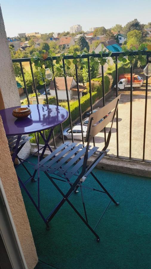 Chateauroux : Bel Appartement Avec Balcon ภายนอก รูปภาพ