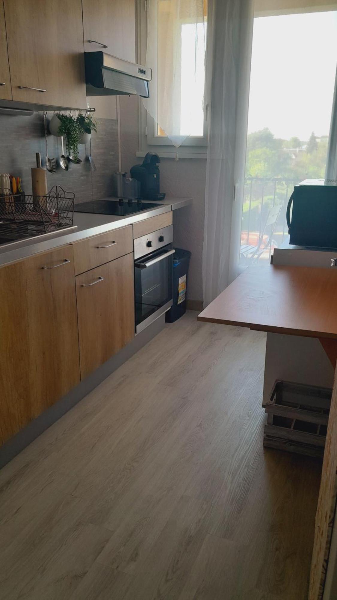 Chateauroux : Bel Appartement Avec Balcon ภายนอก รูปภาพ
